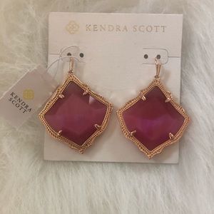 NWT Kendra Scott Kirsten Gold Drop Earrings